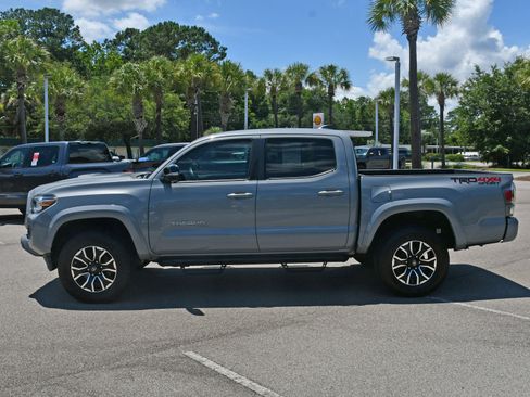 Used 2020 Toyota Tacoma TRD Sport AWD/4WD image 5