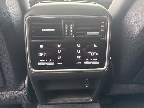 Used 2023 Porsche Cayenne Base image 32