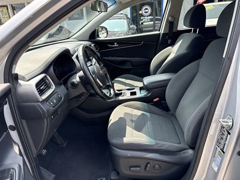 Used 2020 Kia Sorento LX w/ LX I4 Convenience Package AWD/4WD image 9