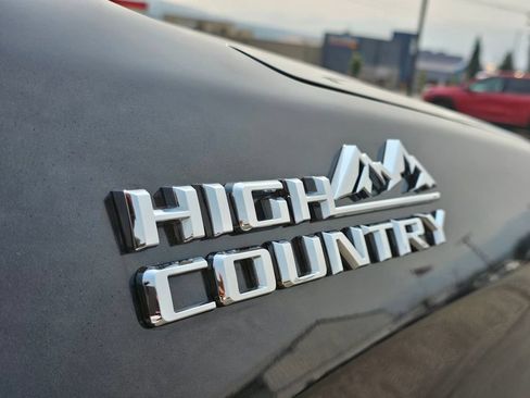 Certified 2022 Chevrolet Silverado 1500 High Country w/ Technology Package AWD/4WD image 22