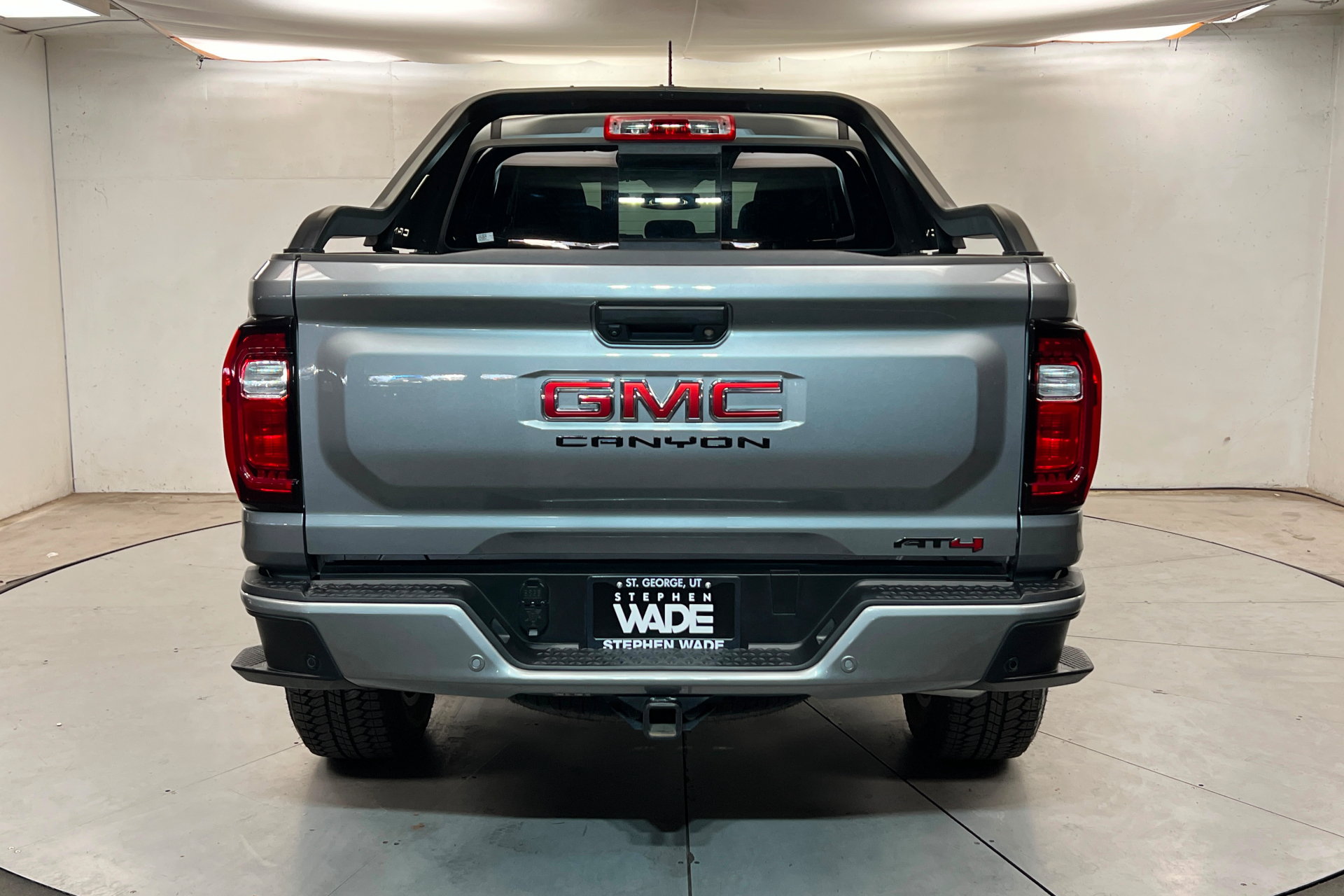 Used 2025 GMC Canyon AT4 w/ Nightfall Edition AWD/4WD image 5