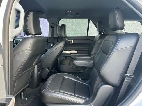 Used 2023 Ford Explorer XLT w/ Equipment Group 202A image 5