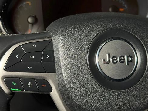 Used 2018 Jeep Grand Cherokee Altitude AWD/4WD image 29
