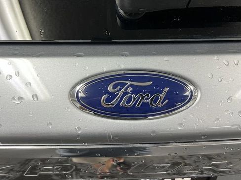 Used 2022 Ford Explorer XLT w/ Equipment Group 202A image 30