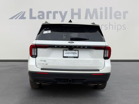 New 2026 Ford Explorer Active image 4