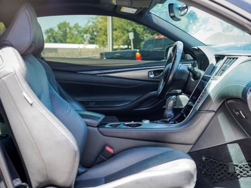 Used 2017 INFINITI Q60 3.0t w/ Premium Plus Package 3.0T RWD image 6