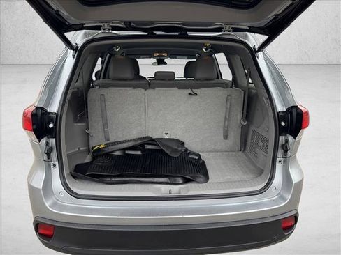 Used 2018 Toyota Highlander Plus image 8