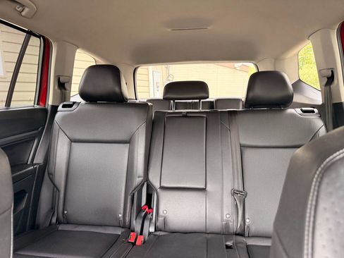 Used 2018 Volkswagen Atlas SE image 28