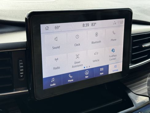 Used 2022 Ford Explorer Limited w/ Equipment Group 301A RWD image 18