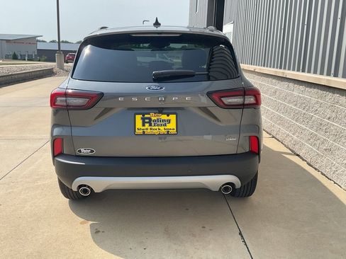 New 2025 Ford Escape SE image 5