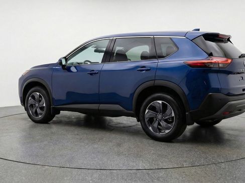 Used 2025 Nissan Rogue SV image 6