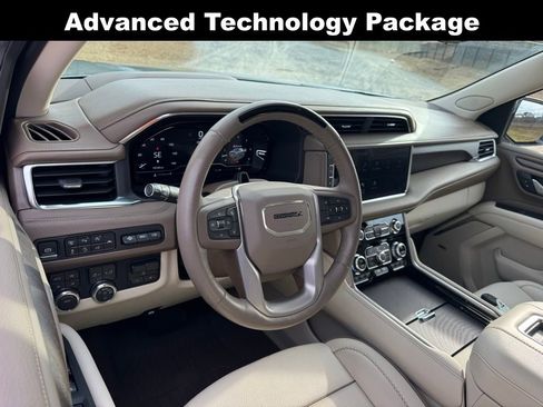 Used 2024 GMC Yukon Denali w/ Advanced Technology Package image 3