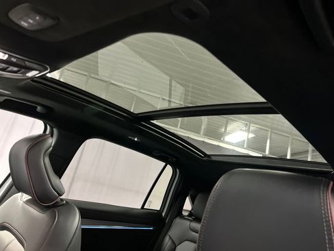 Used 2024 Jeep Wagoneer Launch Edition image 23