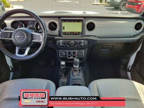 Used 2022 Jeep Wrangler Unlimited Sahara AWD/4WD image 10