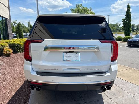 Used 2021 GMC Yukon Denali w/ Denali Premium Package AWD/4WD image 4
