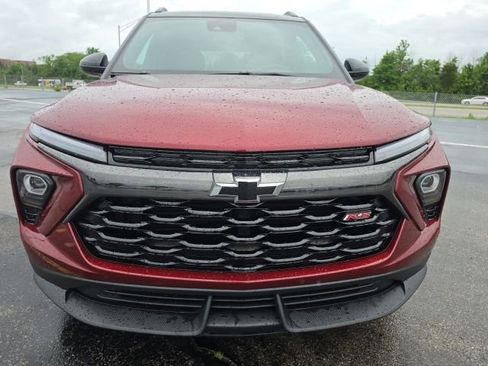 Used 2025 Chevrolet TrailBlazer RS w/ Convenience Package FWD image 3