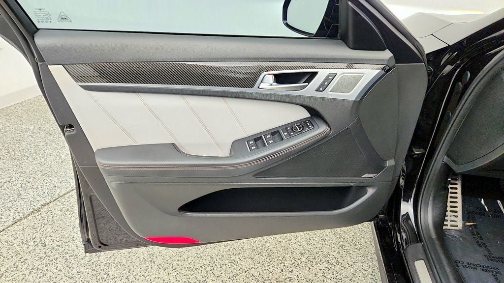 Used 2018 Genesis G80 3.3T Sport RWD image 11