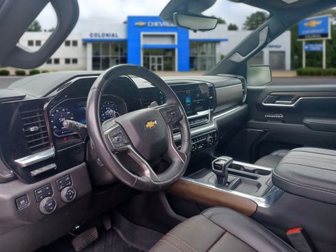 Used 2025 Chevrolet Silverado 1500 High Country AWD/4WD image 8