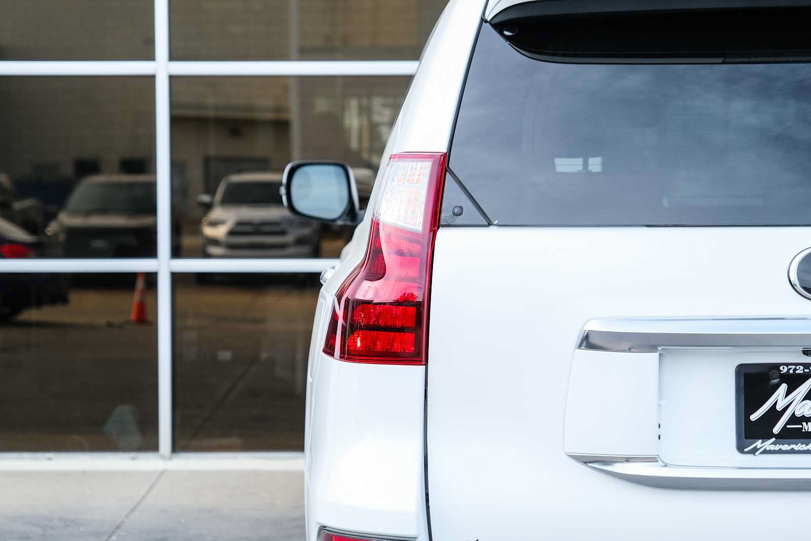 Used 2022 Lexus GX 460 Luxury w/ Sport Design Package AWD/4WD image 11