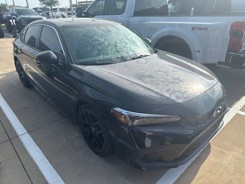 Used 2023 Honda Civic Sport Touring image 2
