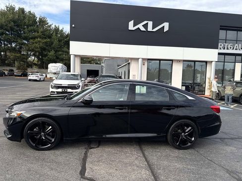 Used 2022 Honda Accord Sport image 2