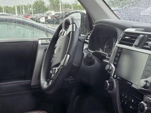 Used 2020 Toyota 4Runner Limited AWD/4WD image 15