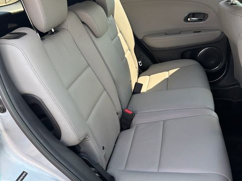 Used 2017 Honda HR-V EX-L image 11
