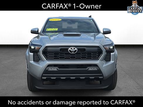 Used 2025 Toyota Tacoma TRD Sport image 2