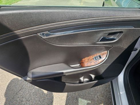 Used 2014 Chevrolet Impala LTZ FWD image 21