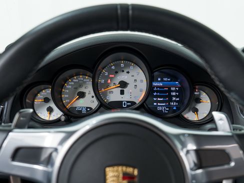 Certified 2014 Porsche 911 GT3 image 23