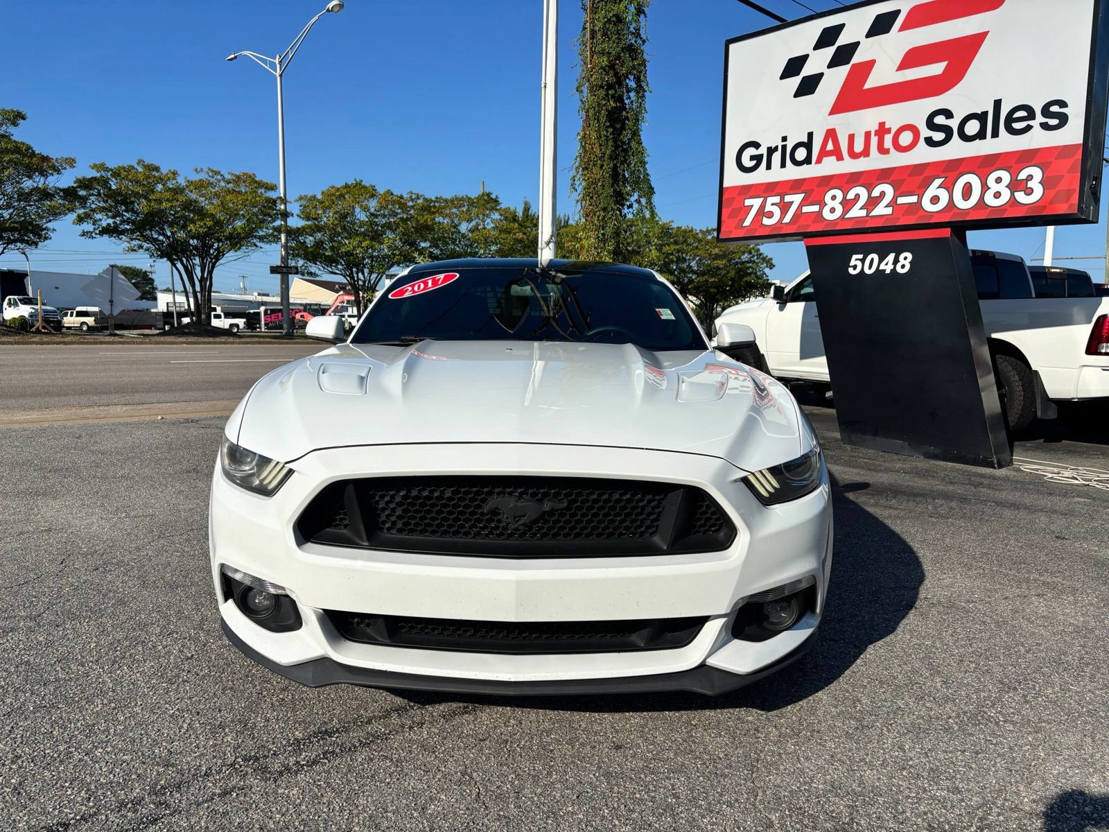 Used 2017 Ford Mustang GT w/ Black Accent Package RWD image 8