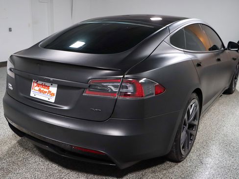 Used 2022 Tesla Model S Plaid image 7