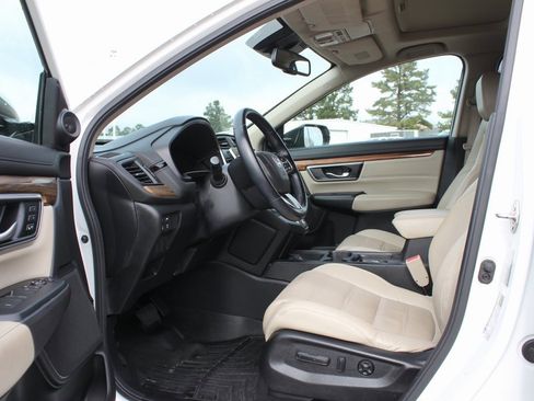 Used 2018 Honda CR-V Touring image 11