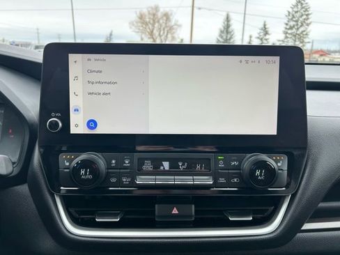 Used 2024 Toyota Grand Highlander XLE image 16