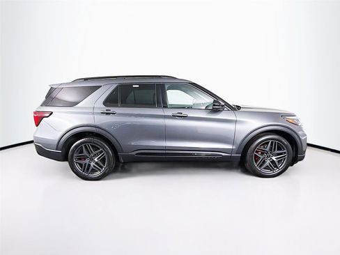 Used 2025 Ford Explorer ST AWD/4WD image 12