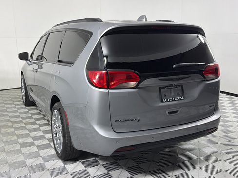 Used 2020 Chrysler Pacifica Touring-L AWD/4WD image 6