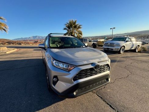 Used 2019 Toyota RAV4 XLE Premium image 7