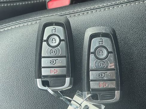 Used 2022 Ford Escape SEL image 33