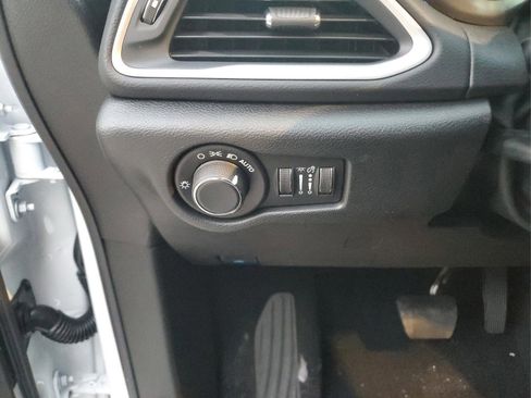 New 2026 Chrysler Voyager LX image 25