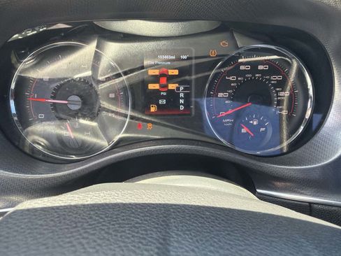 Used 2014 Dodge Charger SE RWD image 2