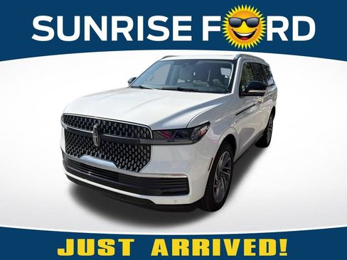 Used 2026 Lincoln Navigator Reserve AWD/4WD image 1