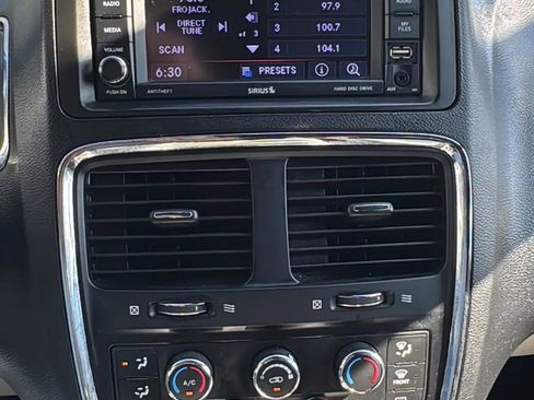 Used 2018 Dodge Grand Caravan SXT FWD image 52