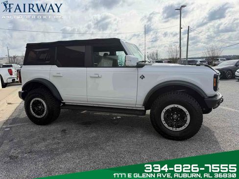 Used 2022 Ford Bronco Outer Banks w/ Sasquatch Package image 3