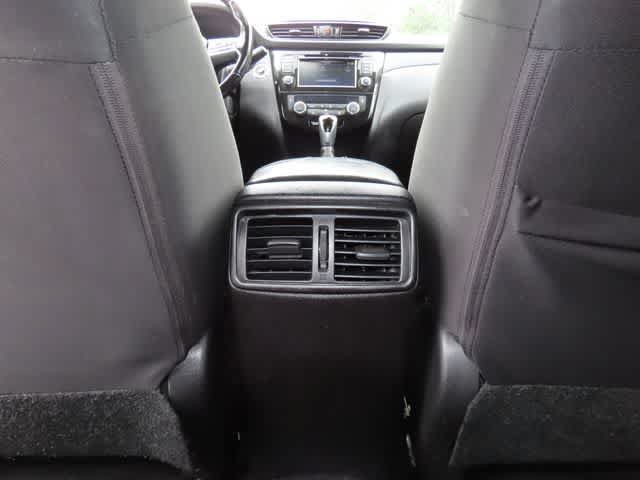 Used 2021 Nissan Rogue Sport SV AWD/4WD image 23