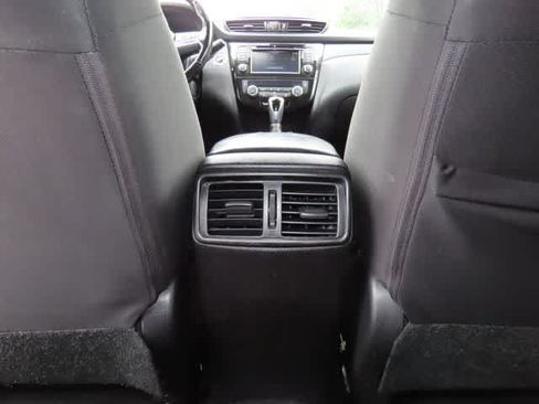 Used 2021 Nissan Rogue Sport SV AWD/4WD image 23