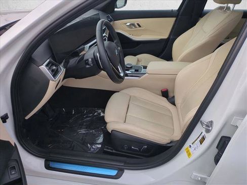 Used 2024 BMW 330i Sedan w/ Convenience Package RWD image 17