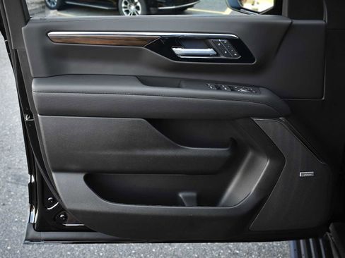 New 2026 Chevrolet Suburban High Country image 28