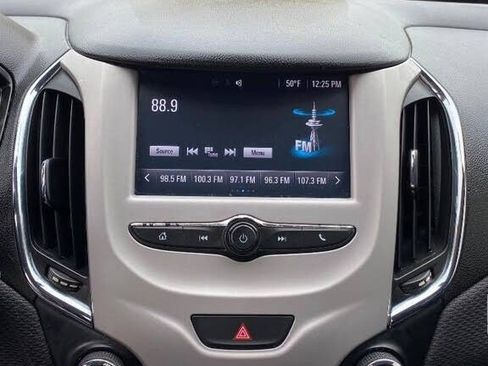 Used 2016 Chevrolet Cruze LS image 21