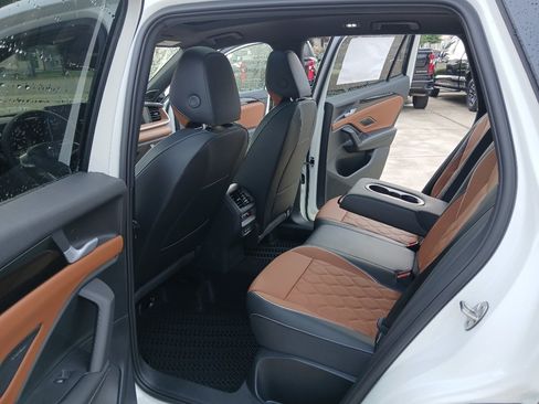 New 2026 Volkswagen Tiguan SEL R-Line AWD/4WD image 21