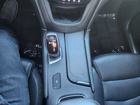 Used 2018 Cadillac XT5 Luxury w/ Driver Awareness Package FWD image 19